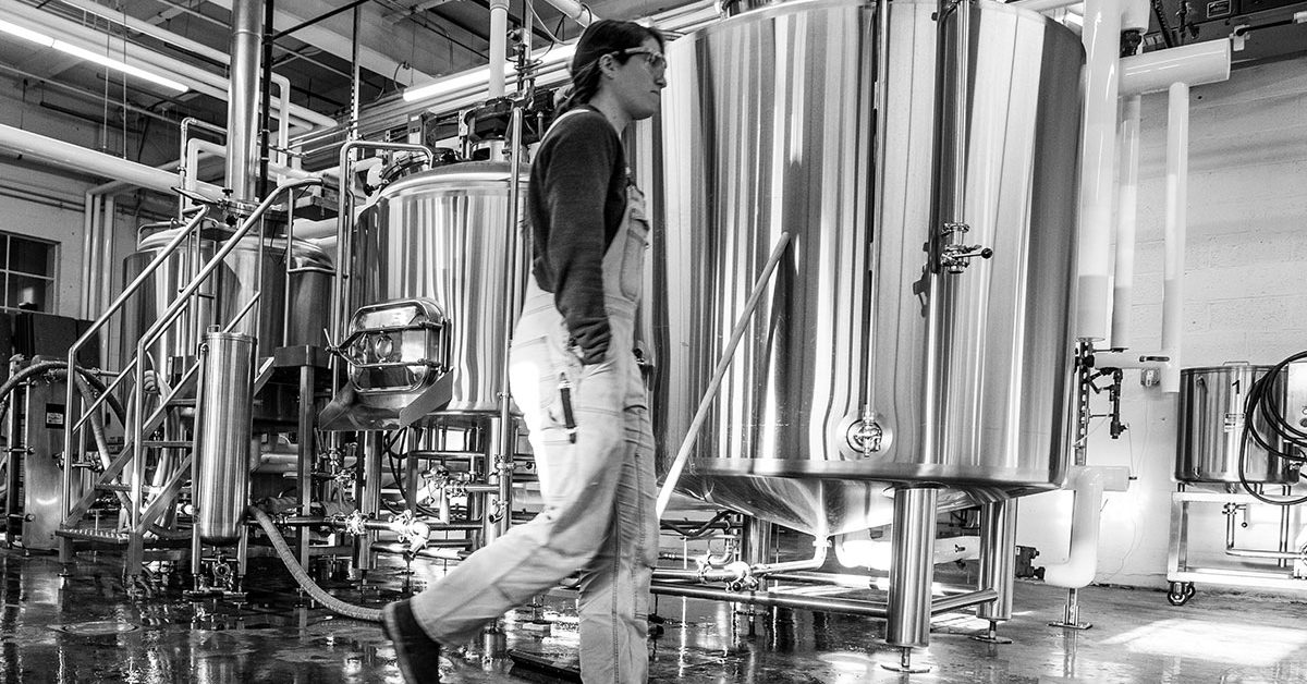 brewer in brewhouse 1200x800 1